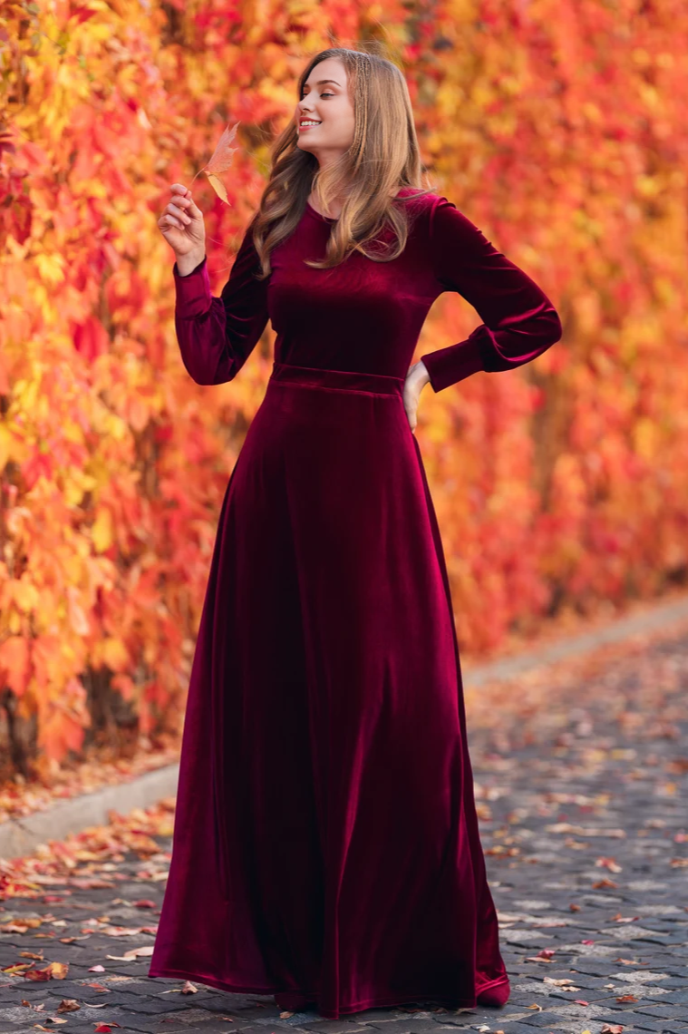 Robe en velours prune bordeaux, robe longue de demoiselle d'honneur en velours, robe d'invitée de mariage, robe fendue en velours, robe longue de soirée à manches longues